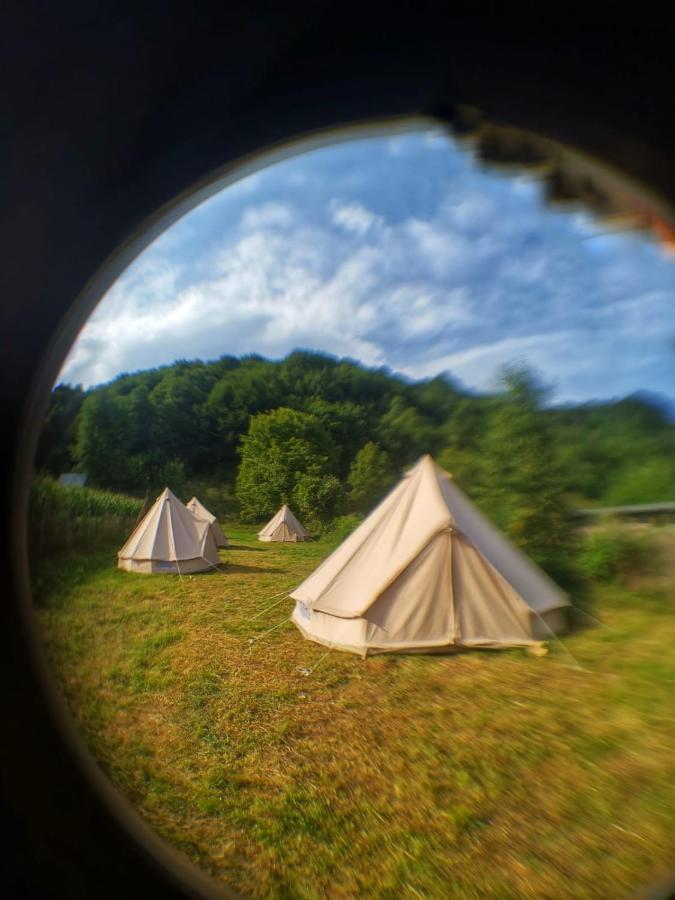 ホテル Luna Rock Glamping Brezoi - Blue Scai エクステリア 写真