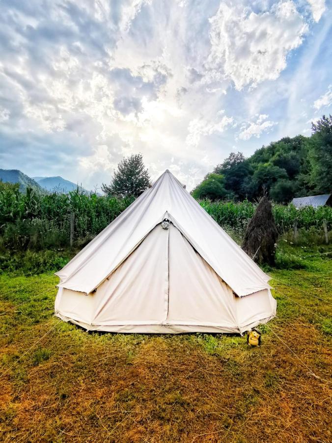 ホテル Luna Rock Glamping Brezoi - Blue Scai エクステリア 写真